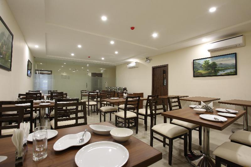 Ocean Suites Hotel 뭄바이 외부 사진